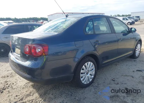 2010 Volkswagen Jetta S из США, поврежденный, VIN 3VWJX7AJ8AM001845